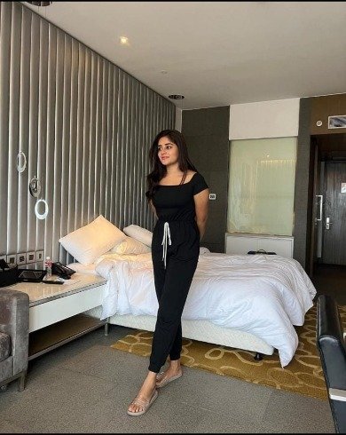 Independent Call Girls in Chanakyapuri